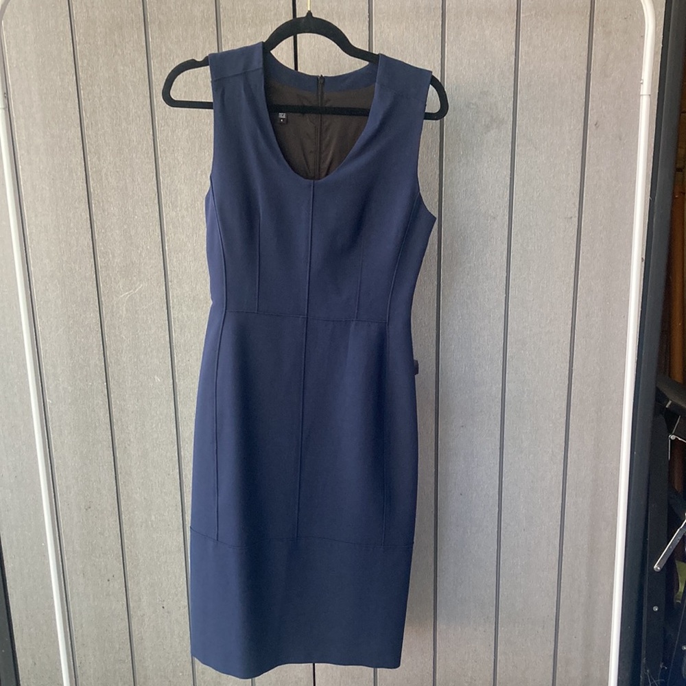Elegant Navy Blue Sleeveless Dress - Picture 2 of 9
